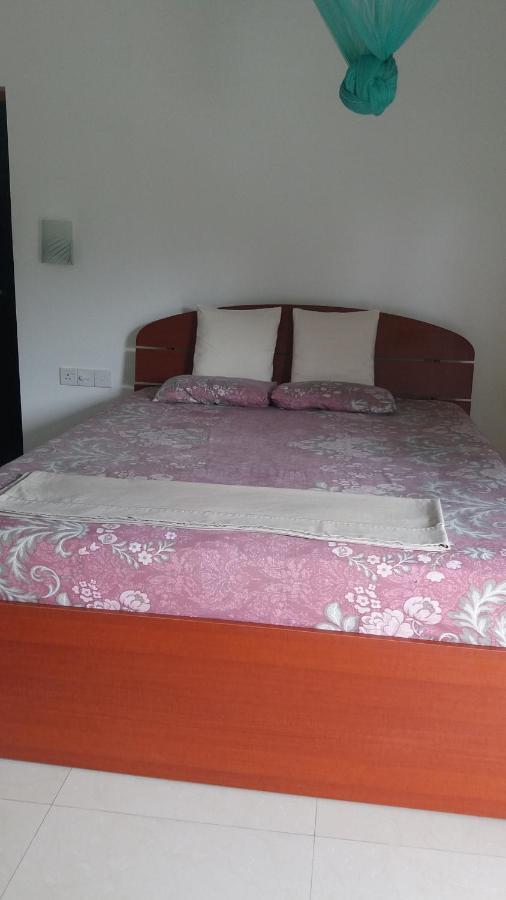 Ishitha Homestay Tangalle Exteriör bild